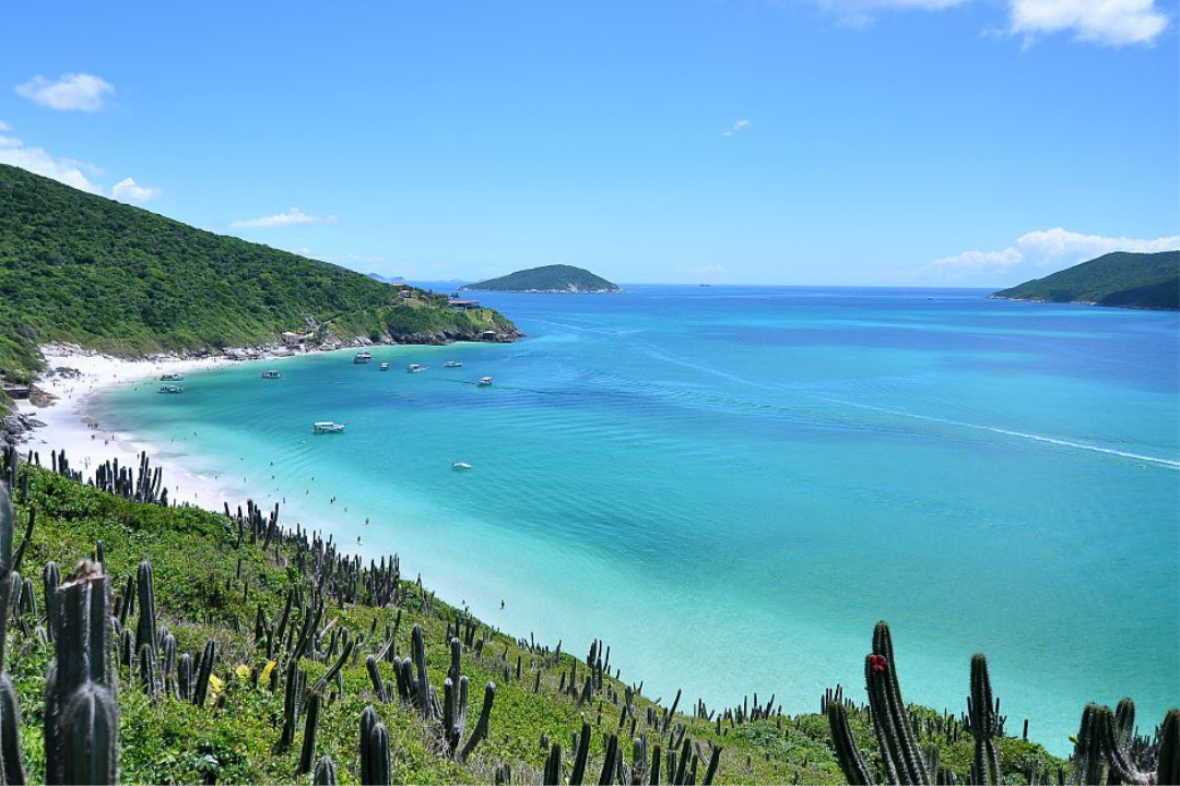 Vista do Mirante do Forno, uma das principais e mais bonitas de Arraial do Cabo, o caribe brasileiro.