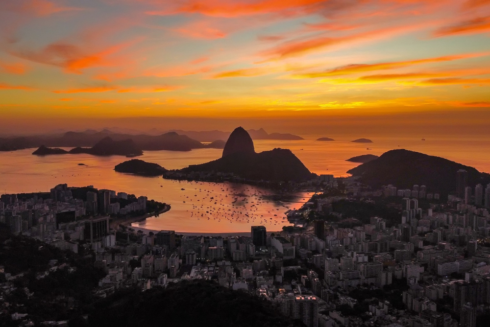 Vista do Mirante Dona Marta no nascer do sol